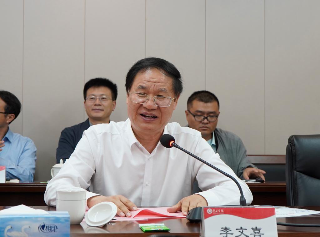20241015上海工程技术大学澳门永利6774战略合作签约仪式3.JPG